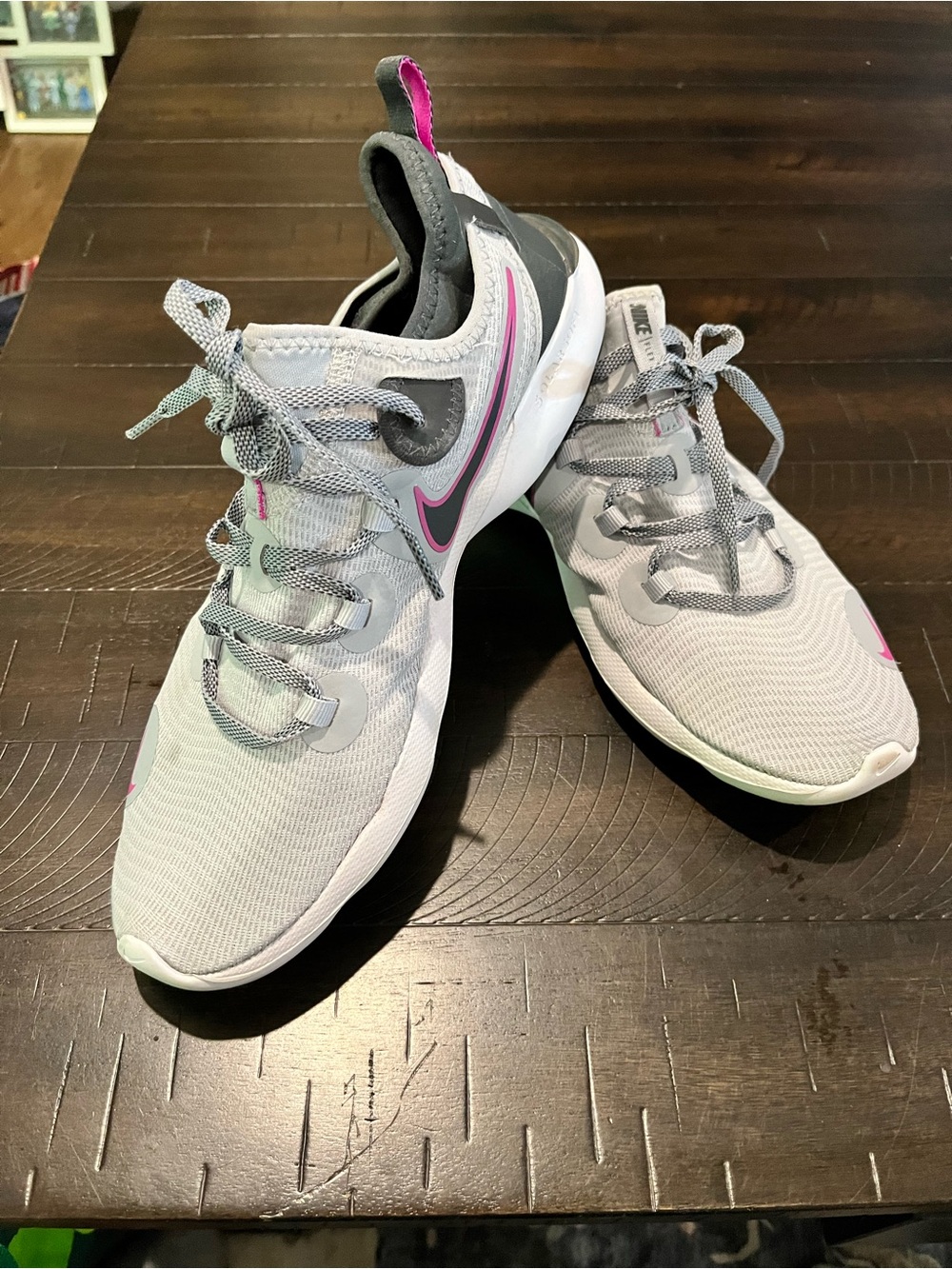 Size 10 Nike Womens Flex RN ‘Wolf Grey’ Gray Purple Running Sneakers Shoes